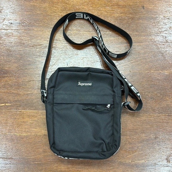 Supreme Handbags - Supreme Crossbody Bag